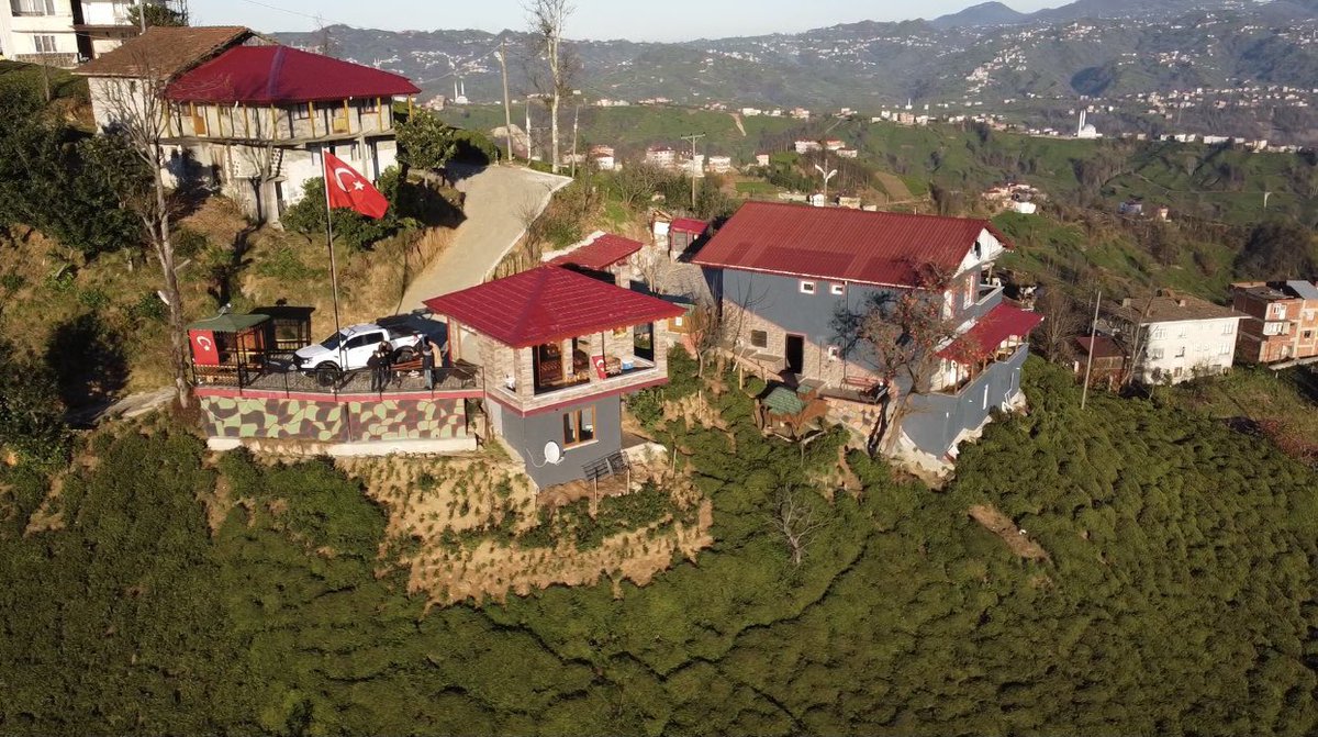 KÖPEKLERİMİN YAŞADIĞI KULÜBELERİN DRONE ÇEKİMİ VE KÖPEKLERİN DRONE TEPKİSİ youtu.be/sReZsWIVFVE <a href="/YouTube/">YouTube</a> aracılığıyla