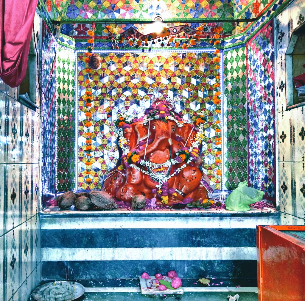 प्राचीन श्री उत्तरमुखी गणेश मंदिर।