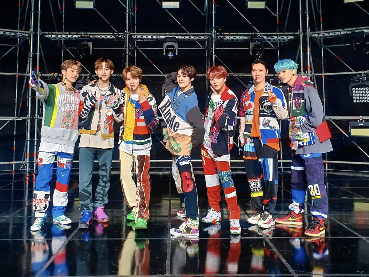 xiaoyan_nct's tweet photo. 💚💙 https://t.co/1rdKsM49JF