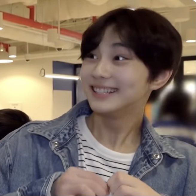 pocket sized wonie 

#JUNGWON #정원 #ENHYPEN <a href="/ENHYPEN_members/">ENHYPEN</a>