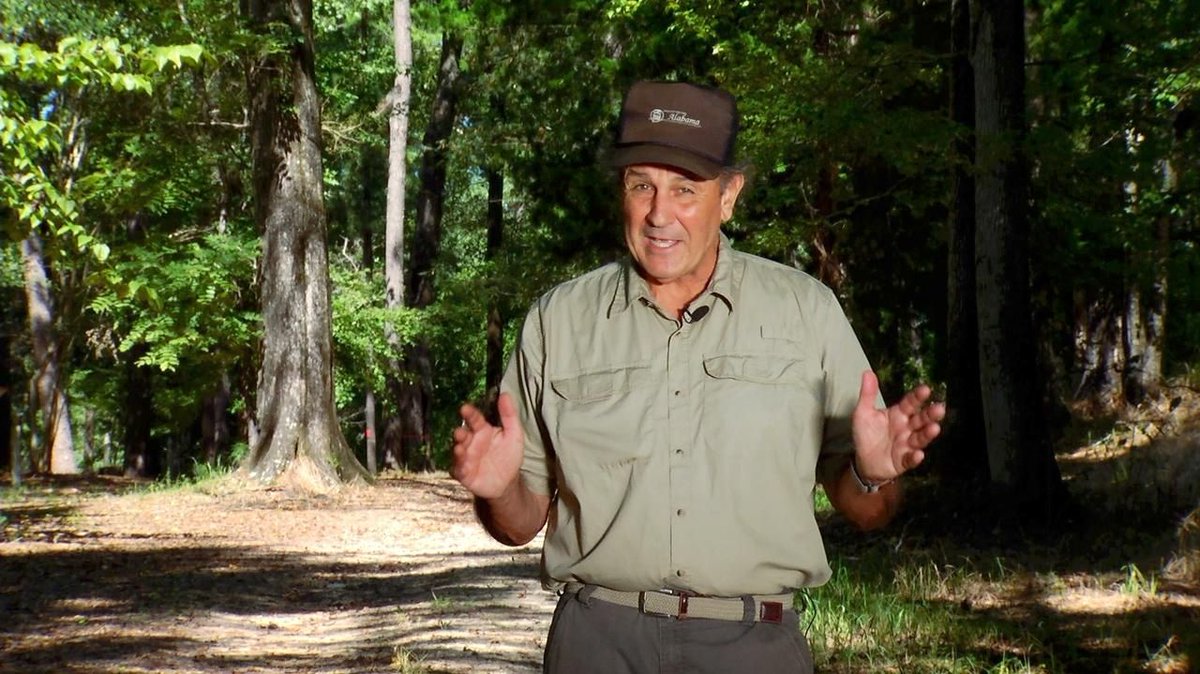 APTV's tweet photo. "State Capitals" -- tonight at 7:30pm on DISCOVERING ALABAMA. Stephens was Alabama's territorial capital in 1817. Huntsville was home of the state convention in 1819, and Cahaba became the first capital in 1820. The seat moved to Tuscaloosa in 1826 and to Montgomery in 1846. https://t.co/f9N8QAMEm7