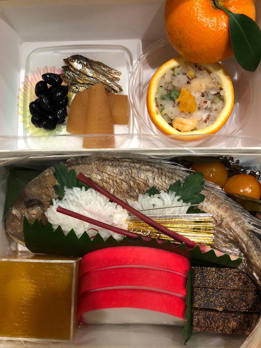 これが 皇居の 新年祝賀の儀 で出されるおせち料理の貴重画像 駐日大使の方々 不思議なメニュー リプでは料理の解説も Togetter