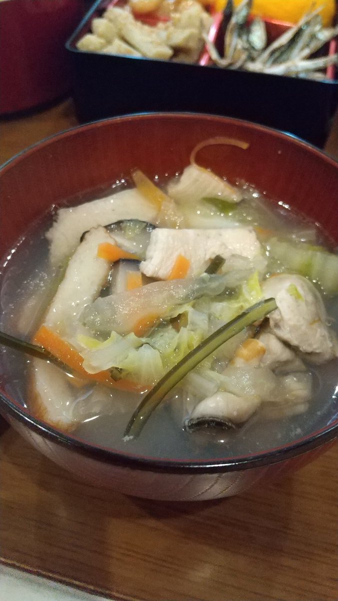 イクラとシャケが入ってる 小豆入れないの お雑煮の地域差に衝撃を受ける人々 Togetter イクラとシャケが入ってる 小豆入れないの お雑煮の地域差に衝撃を受ける人々 Togetter
