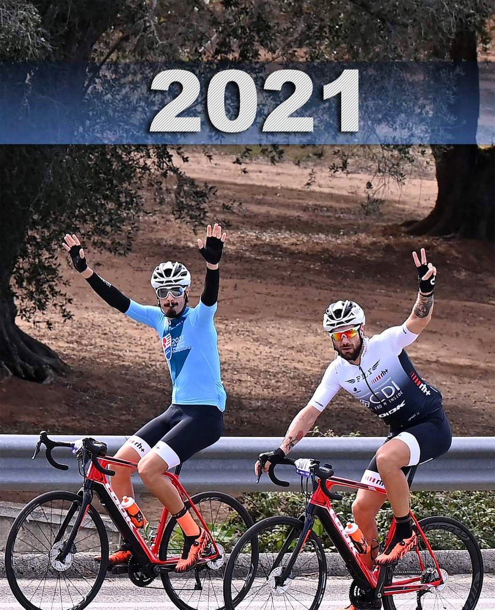 FLYCyclingTeam's tweet photo. Happy 2021 from #FlyCyclingTeam! 😆✌️
-
#FlyTeam #DiabeteTeam #DiabeteTypeOne #DiabeteSport #DiabeteCycling #Cycling #Ciclismo #Ciclisme #Bike #CyclingLife #CyclingStyle #CyclingPic #CyclingRider #rhthelookofthesport #rhpeople #LookCycle #LookClubItaly #rideyourdream https://t.co/8D9niD2Mz3
