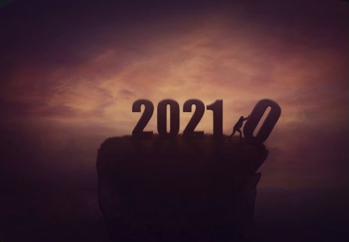 2020. Cette année noire nous a recentré sur l’essentiel : Notre famille, notre santé, un toit sur la tête. Plus que jamais, elle nous a rappelé ô combien nous sommes « vivants ». À toutes et tous, une merveilleuse année 2021 et des rêves à n’en plus finir ! 🥳 #bonneannee2021