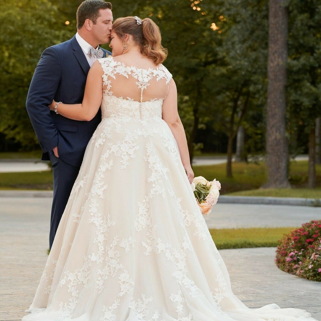 We stock all styles and sizes of wedding dresses - every bride can find their perfect wedding dress at Swan Brides!

Want to book an appointment with us when we finally get to reopen? 

Fill in our appointment request form and we we get back to you when … instagr.am/p/CJgDflmjdgY/