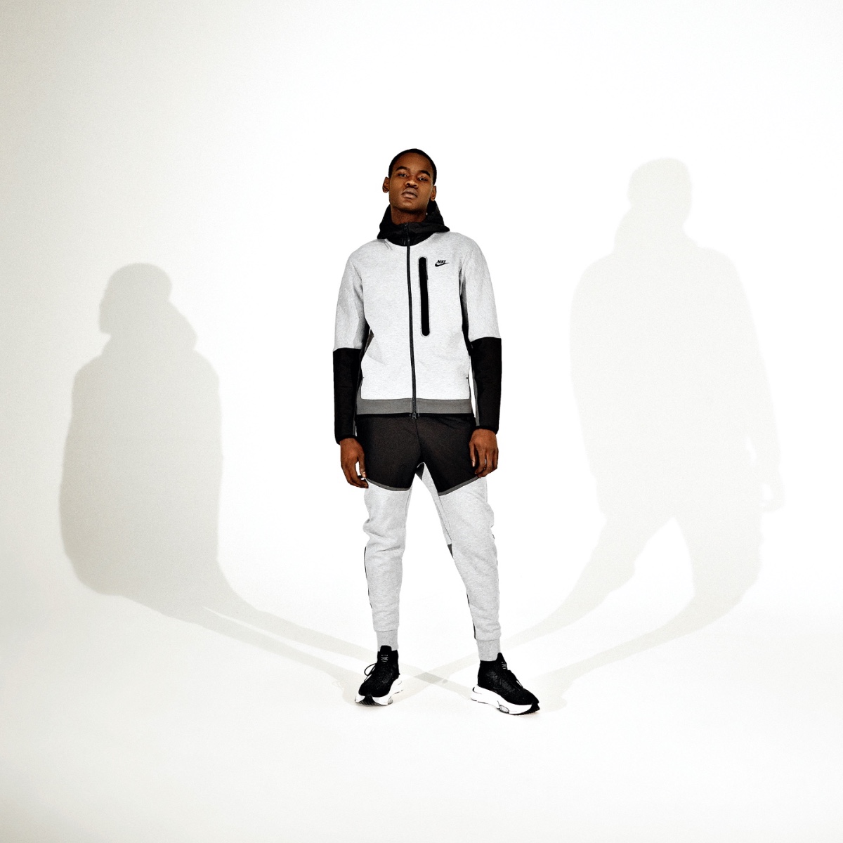 Footasylum's tweet image. New year, even newer outfit. 😏 This Nike Tech Fleece Tracksuit has just landed! #Footasylum #Nike #TechFleece

bit.ly/3o42nSl