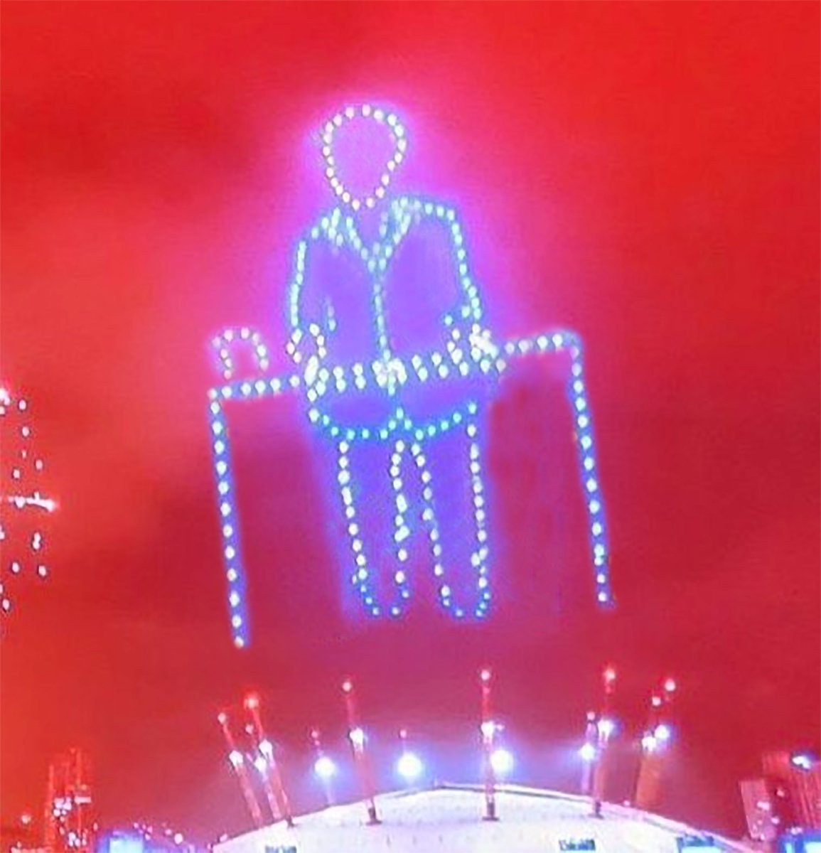 christhebarker's tweet image. I thought this was a nice touch last night.