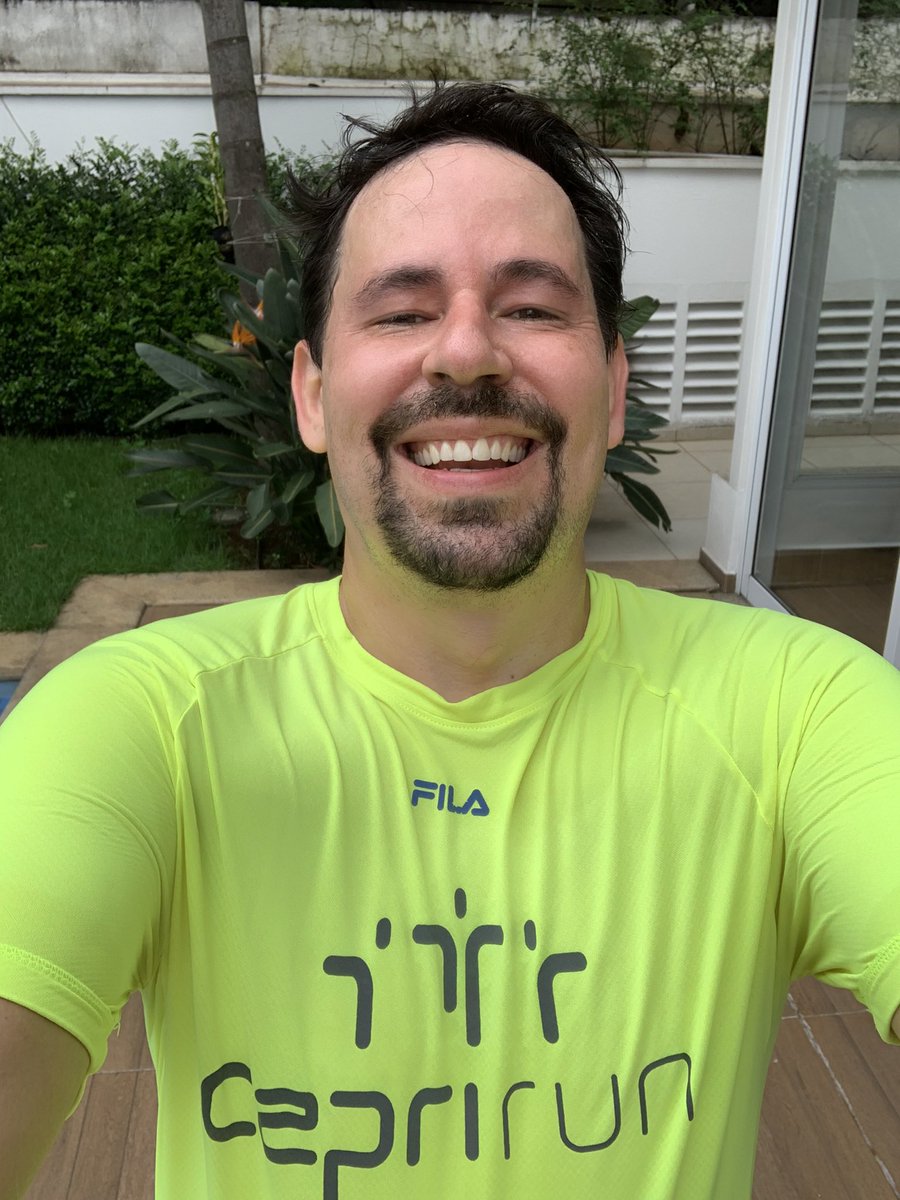 lanogueira's tweet photo. Só o @ricapriotti para fazer a gente acordar cedo no primeiro dia do ano. Está cumprida a #caprirun2021 https://t.co/nOb2udbO3d