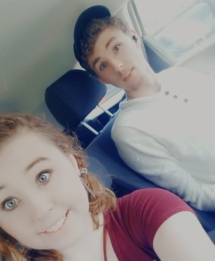 RosasRexYT's tweet photo. I think this is the only decent pic I have of the two of us lol Happy 2021!!! https://t.co/OgHa7R7PlU