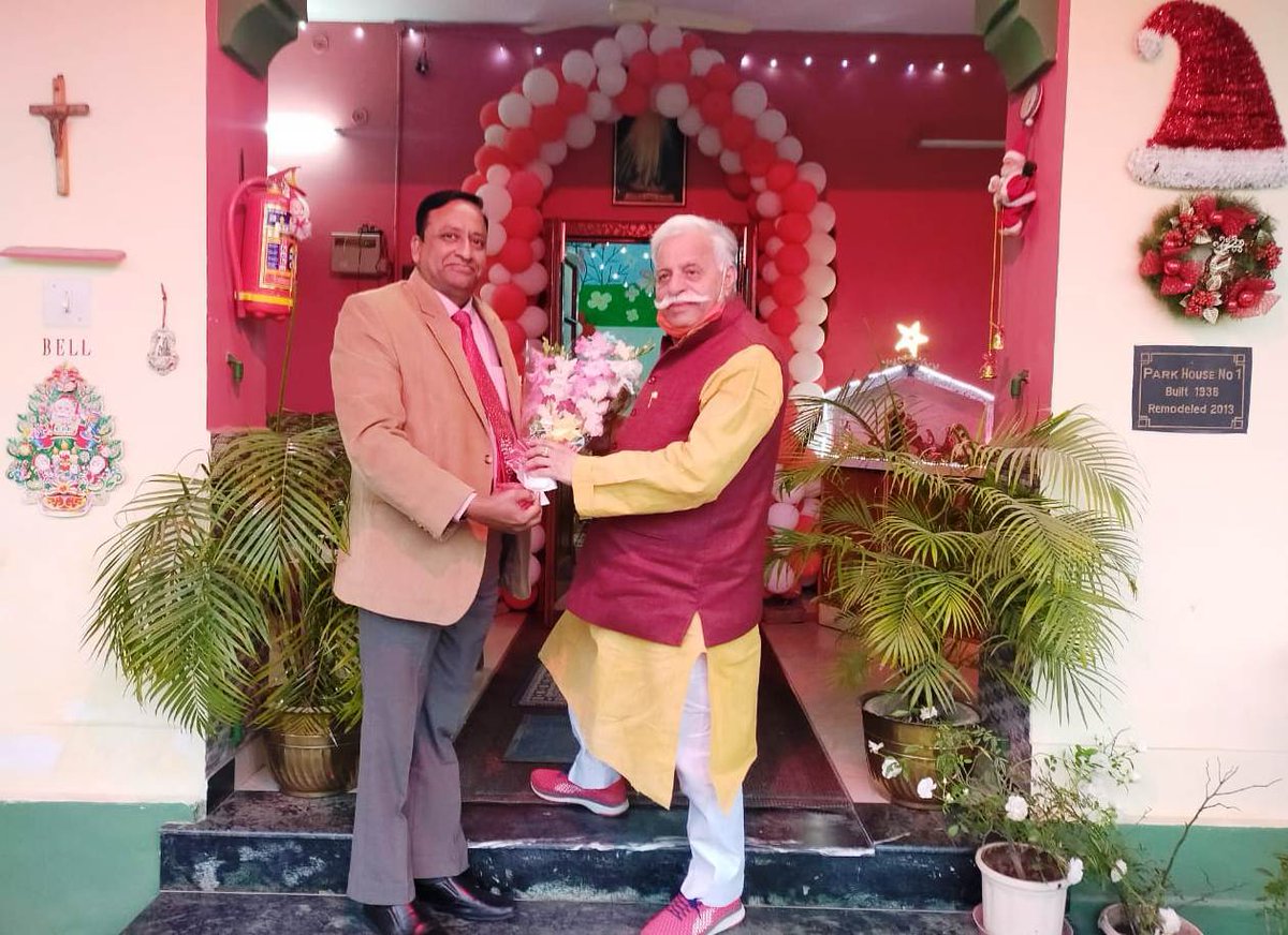 adrianjvmichael's tweet image. Best wishes for a bright, safe, healthy and prosperous New Year 2021. (With Shri Suresh Tewari ji Hon&apos;ble MLA, Lucknow Cantt.)
