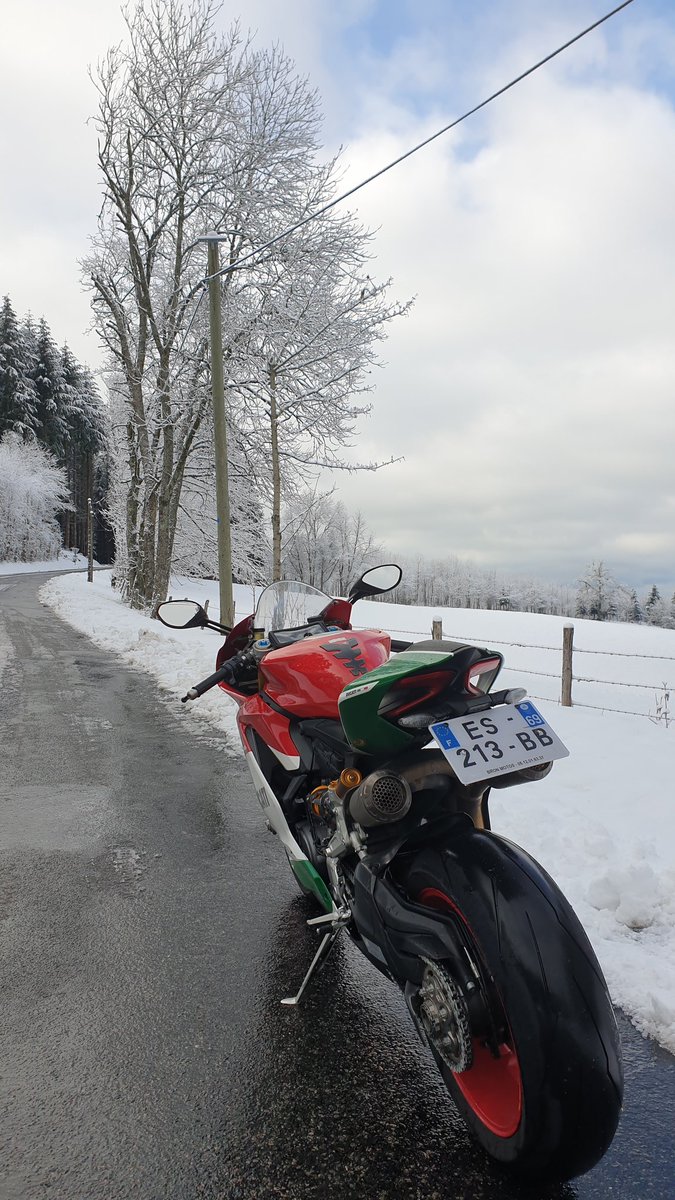 Pierre Col tweet media