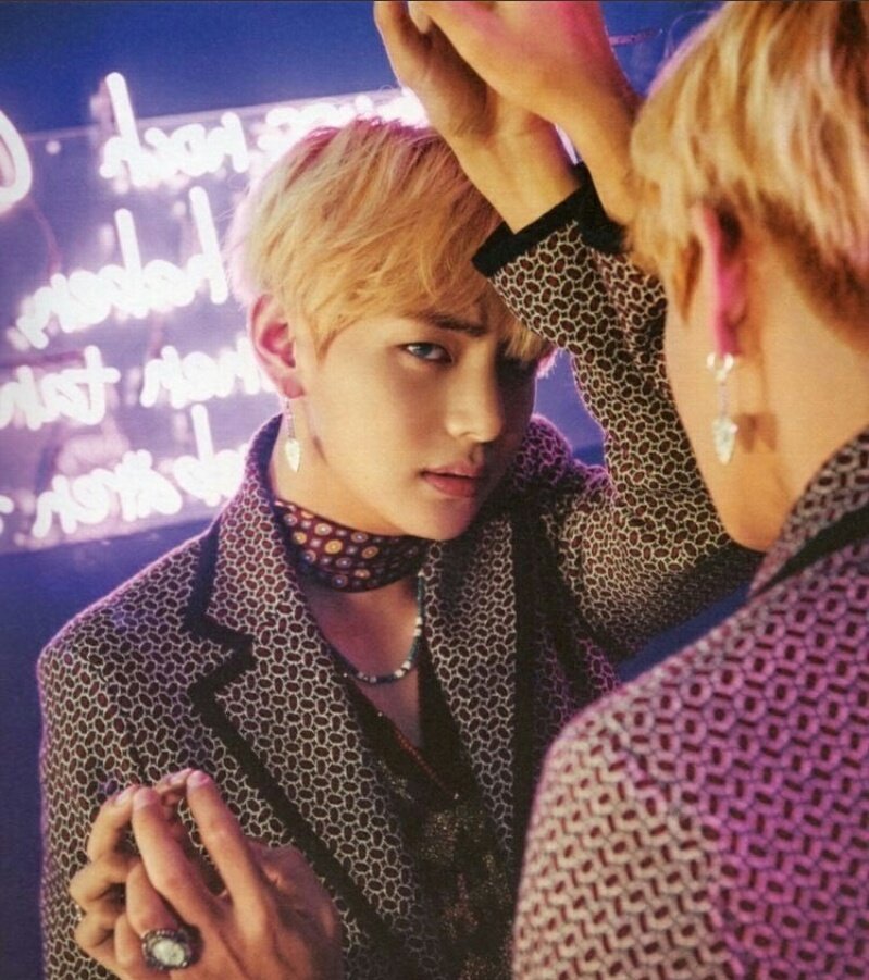 Kim Taehyung as Prince Eric : An enchanting thread.