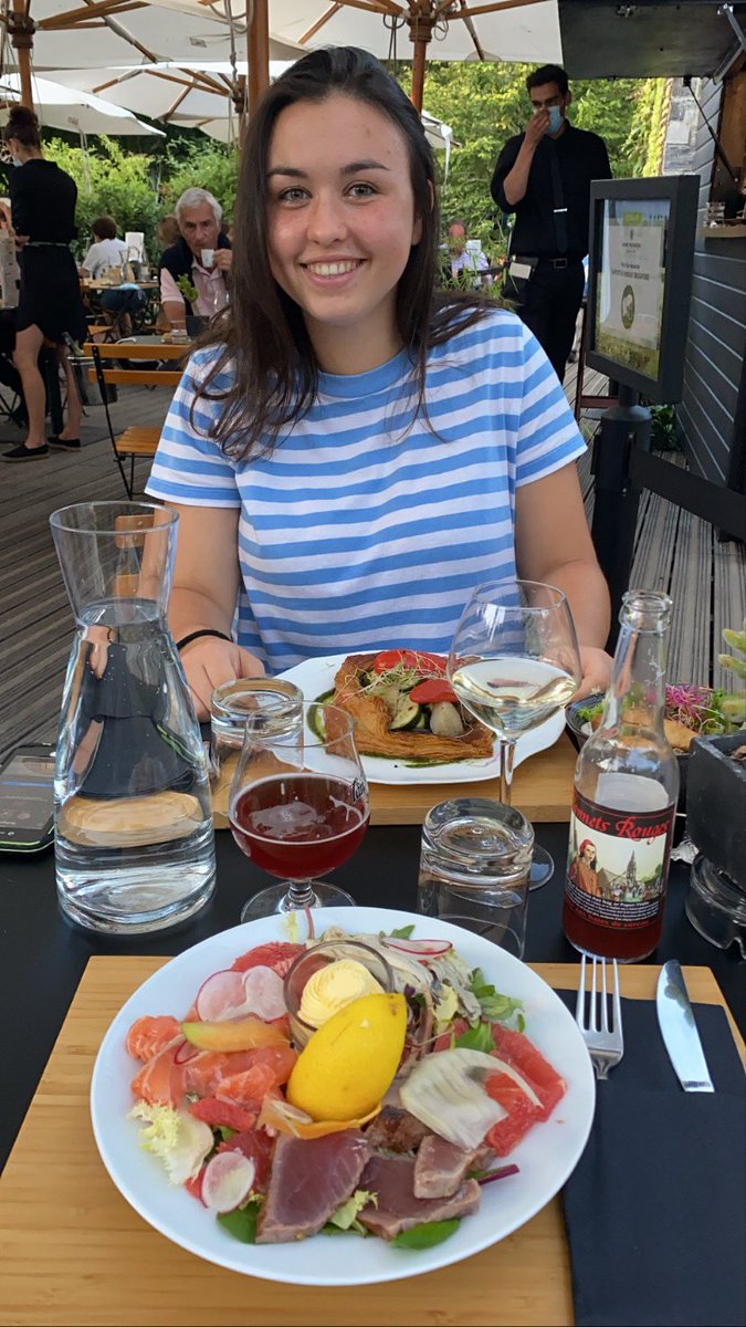 esilliess's tweet image. Encore une autre 🥰