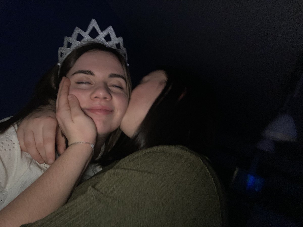 esilliess's tweet image. Encore une autre 🥰