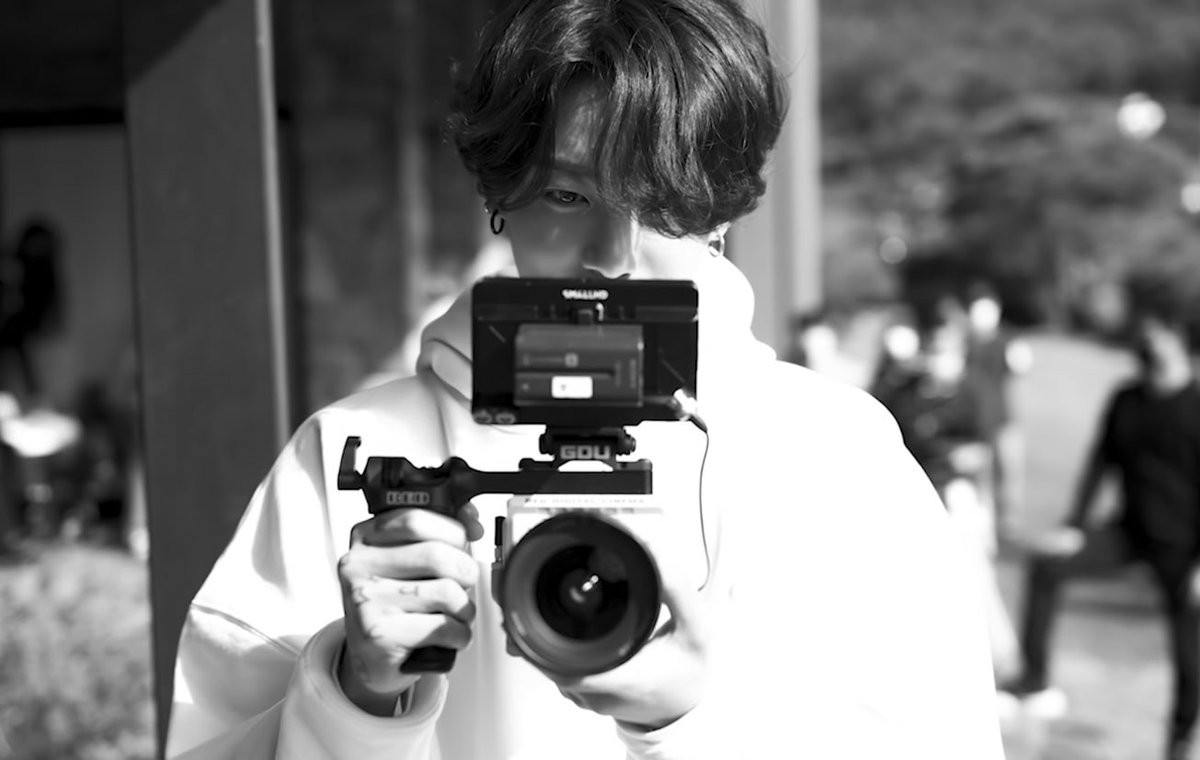 지유. tweet media