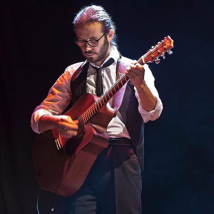 La bilancia dei miei ultimi 365 giorni pende comunque dal lato "giusto" e per questo sono felice. 
Per il 2021 però ho deciso che adotterò all'occorrenza e in modo opportuno l'antica e salutare filosofia del: 
Selezionare 
Unicamente 
Certe 
Amicizie
!!! ❤️🎶

#buon2021 #fuck2020