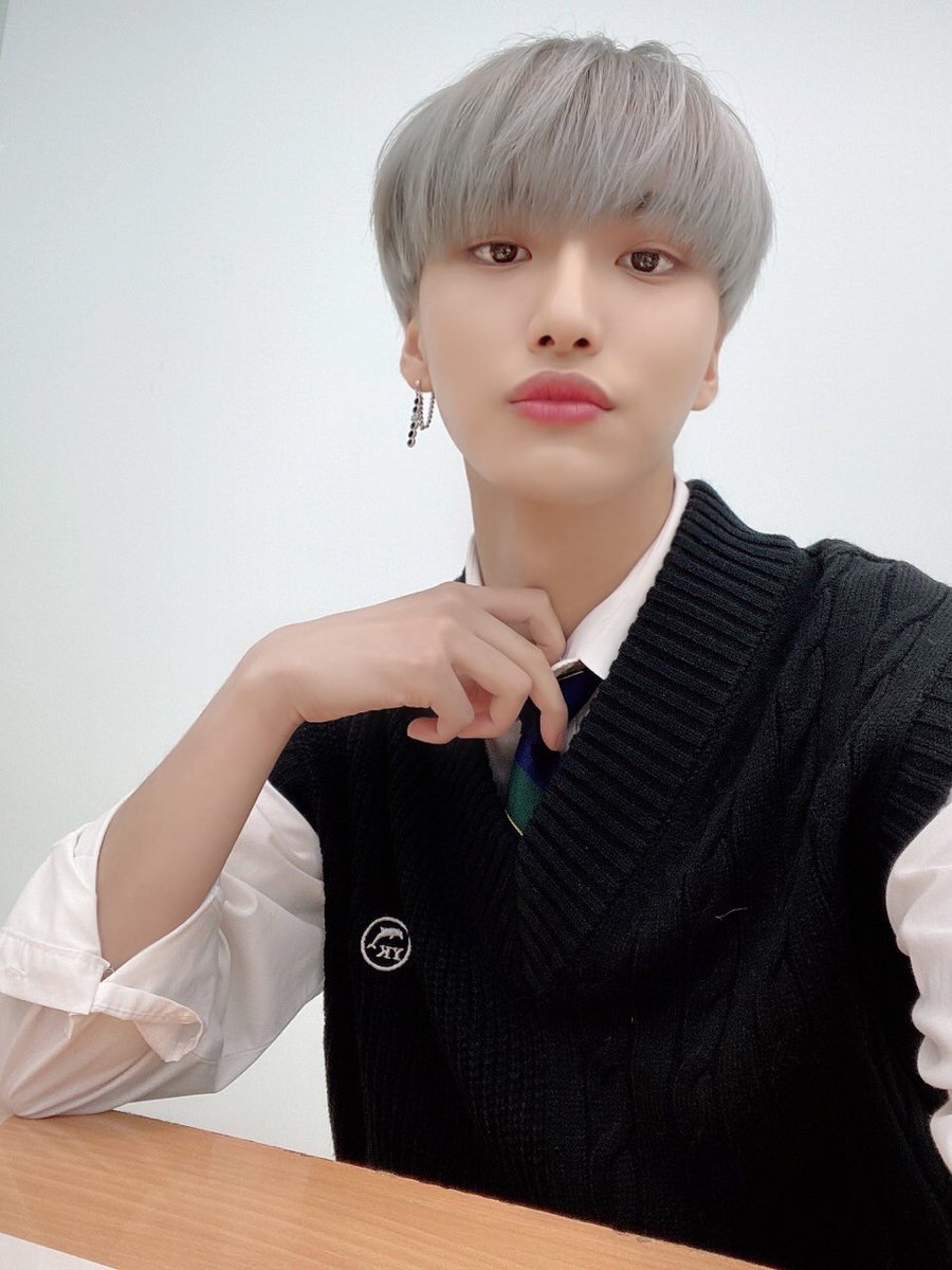 ATEEZofficial's tweet image. [#성화] 새해 첫날부터 성화와 함께✌🏻
#ATEEZ #에이티즈