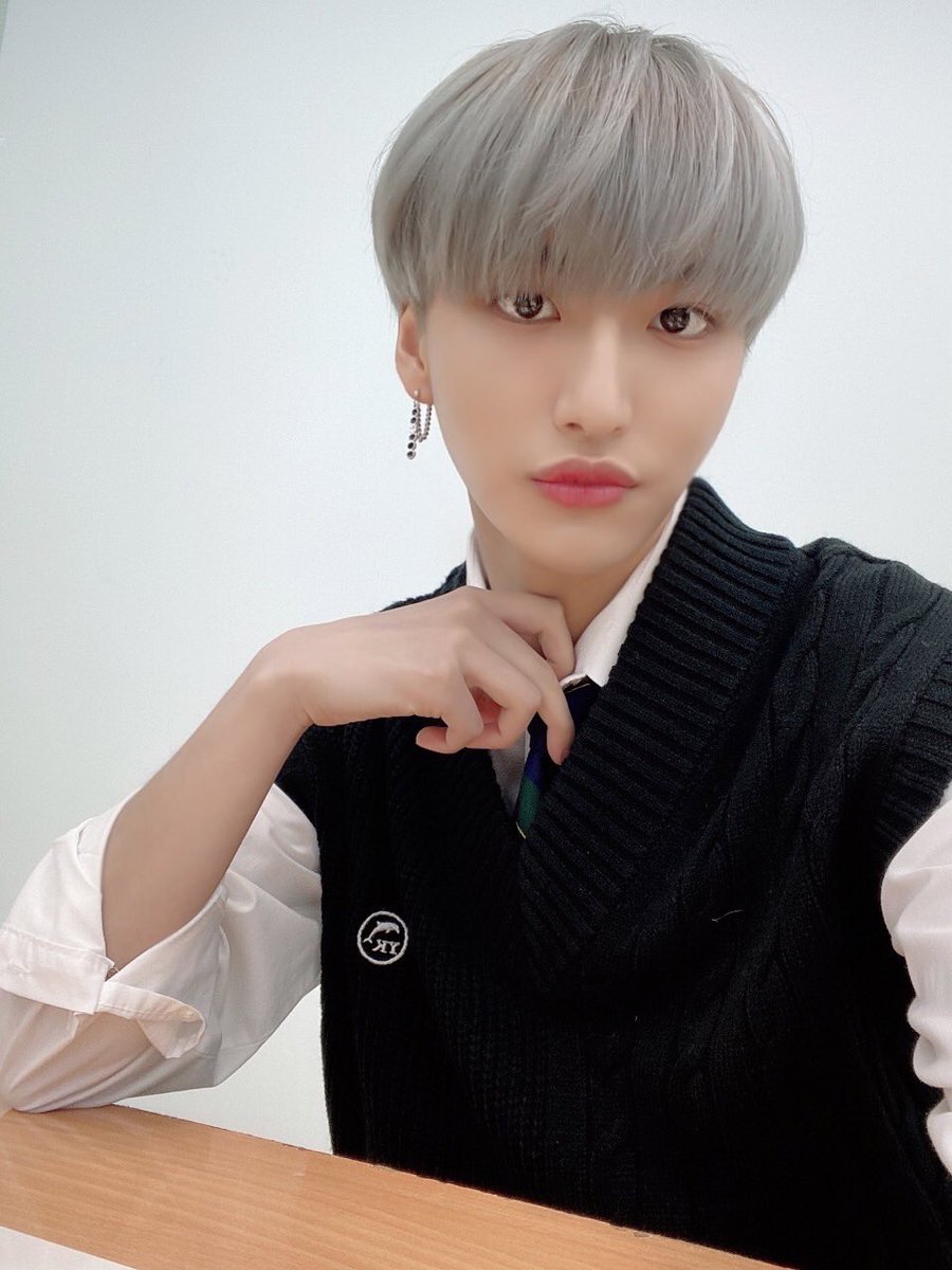 ATEEZofficial's tweet image. [#성화] 새해 첫날부터 성화와 함께✌🏻
#ATEEZ #에이티즈