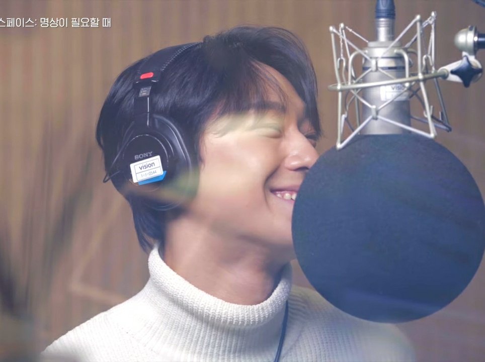 dohyunly's tweet photo. I fell in love with his smile :) https://t.co/BOcMCZdlMd