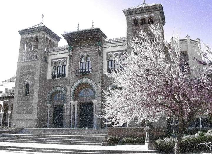 elmacpse's tweet photo. ¡Con esta imagen del #macpse nevado de 1954 os deseamos un Feliz y Próspero 2021! #museosAnd #culturaand https://t.co/GeFFG9Zayh