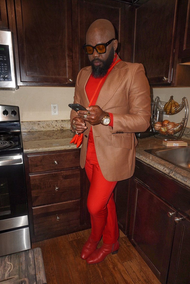 SBdapper's tweet photo. #dandy #dapper #menswear #gentleman #fashion #mensfashion #style #menstyle #bespoke #sartorial #mensstyle #sprezzatura #dandystyle #menwithclass #ootd #influncer #suit #gentlemanstyle #menwithstyle #streetstyle #fashionbloggr #tailor #luxury #gentlemen #handmade #suits #sbdapper https://t.co/UntJahR5EZ