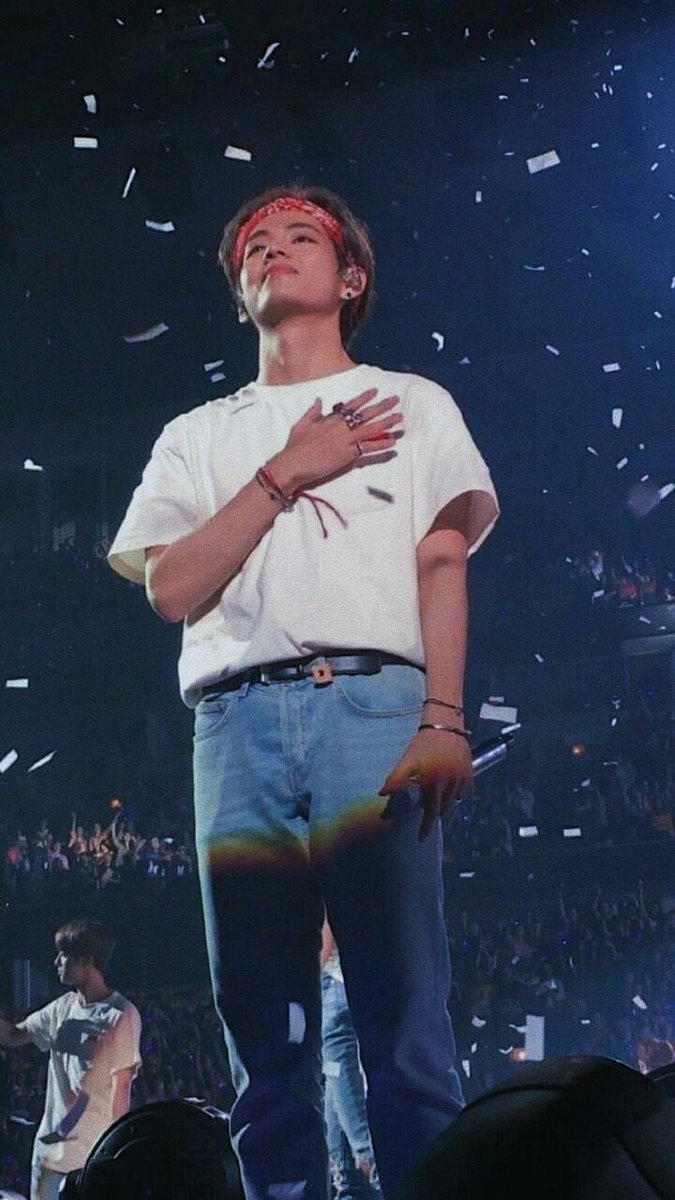 Kim Taehyung as Prince Eric : An enchanting thread.