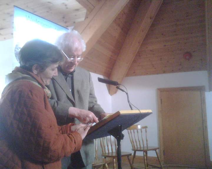 dickersoundbray's tweet image. Let's start the New Year with words from Seamus Heaney:
“My dear brother, you have good stamina...
You keep Old roads open by driving on new ones”

Goodbye 2020. Here’s to a new road in 2021
(Pictured at our Lectern, fitted with AkG C747 Mic., at event in Ashford)
#DickerSound