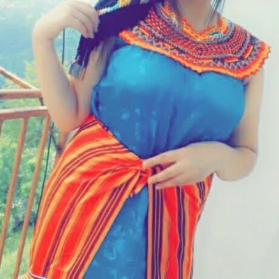 NegroToit's tweet photo. يقولو بلي صدر القبايلية حنين 
J’adore les belles famme kabil https://t.co/O3RclIrd1b