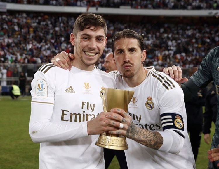 PARTIE 3 : UN FUTUR CAPITAINE ?Fede Valverde n’est qu’au début de sa carrière. Pour l’instant il n’a remporté que 2 trophées (La Liga et la Supercoupe d’Espagne) et les deux en 2019/2020. Mais beaucoup le voient comme le futur leader du Real Madrid.