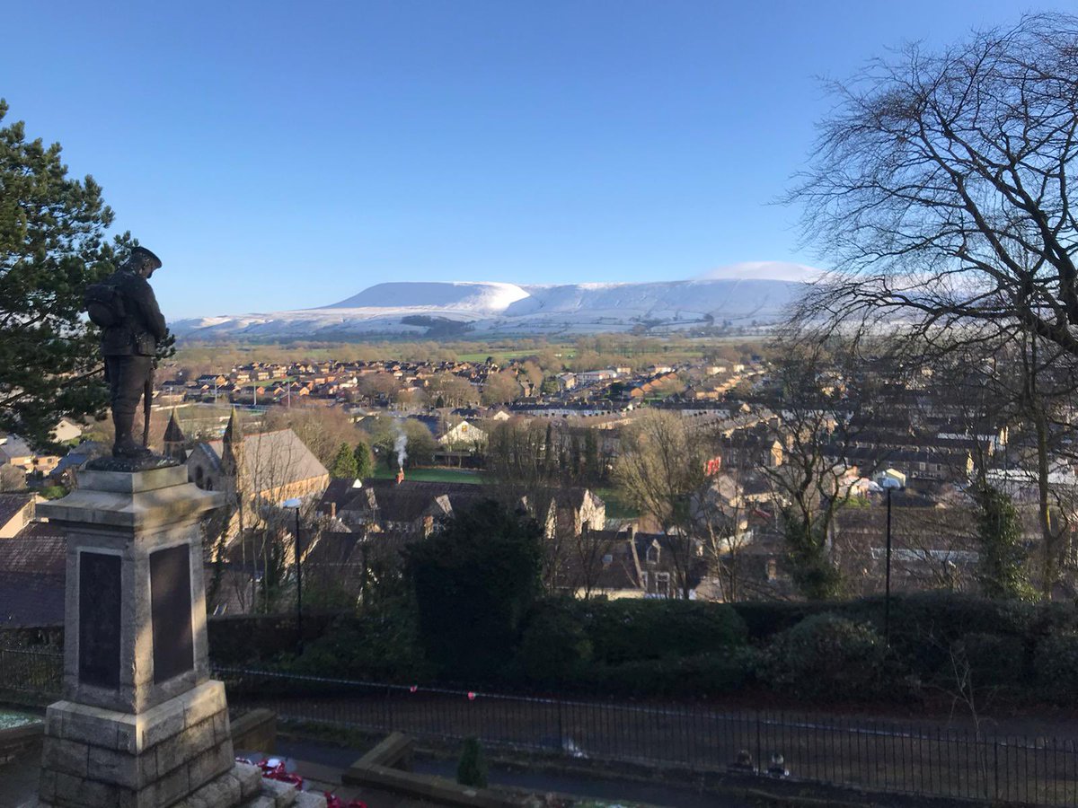 _fitright's tweet photo. ShoeMed Clitheroe would like to thank you all for your continued support throughout a very turbulent 2020 &amp; wish you all a prosperous &amp; happy 2021. https://t.co/jOFfgT9RKp