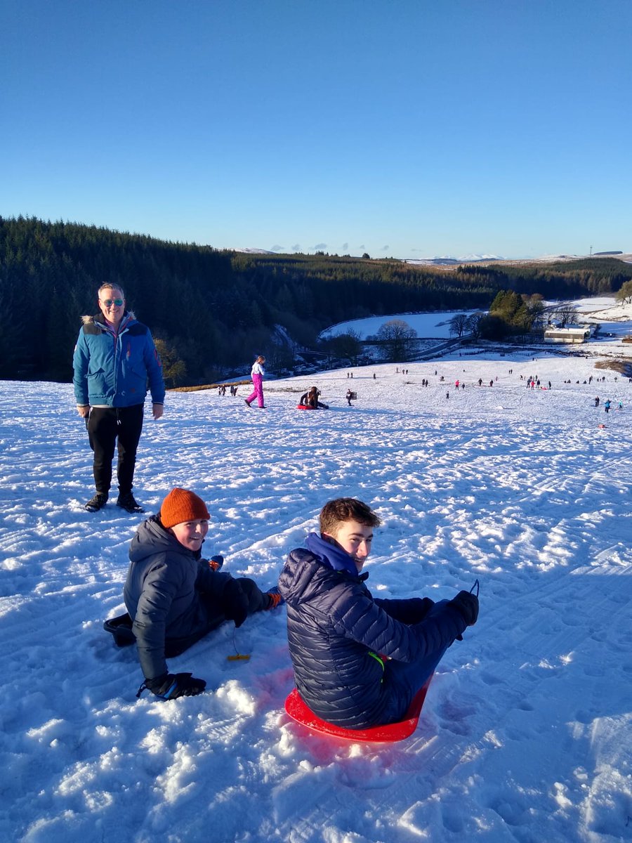stewbentley's tweet photo. First day of 2021... Fun in the snow! Happy New Year... @LouBent09295789 @BentleyEwan https://t.co/vUFb3GCFqh