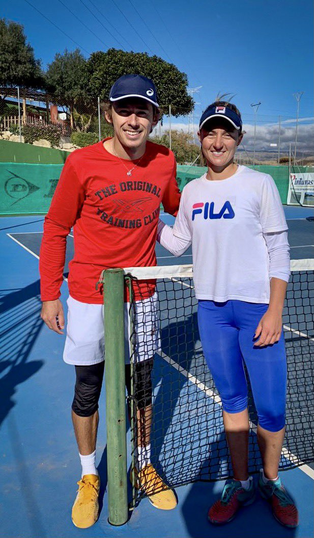 EncontrΓ© un buen compaΓ±ero para empezar el 2021 a puro entrenamiento.
ΒΏUstedes quΓ© dicen? π
Gracias @alexdeminaur! πͺπΌ https://t.co/zFVBzMQbHK