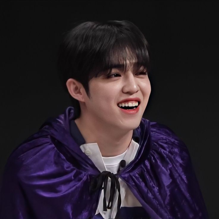 just choi seungcheol showing his precious gummy smile a thread ;