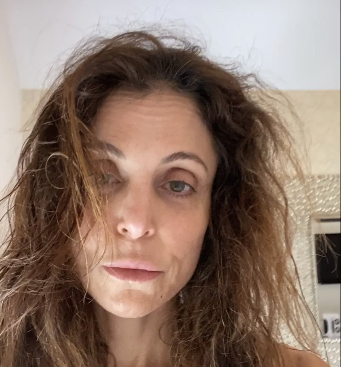 bravobybetches's tweet photo. 9 hours into 2021 and all my problems haven’t magically gone away??? https://t.co/Gm8iDOmdW6