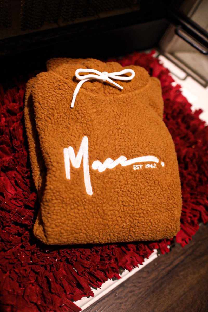 MaccClothing's tweet image. a simple RETWEET &amp;amp; FOLLOW can get you a free FURR Hoodie 🐻🔥