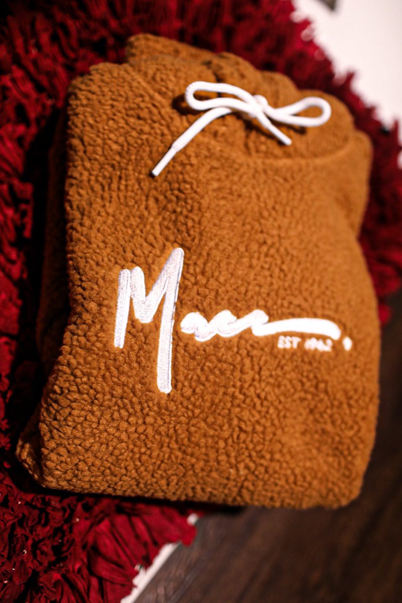 MaccClothing's tweet image. a simple RETWEET &amp;amp; FOLLOW can get you a free FURR Hoodie 🐻🔥