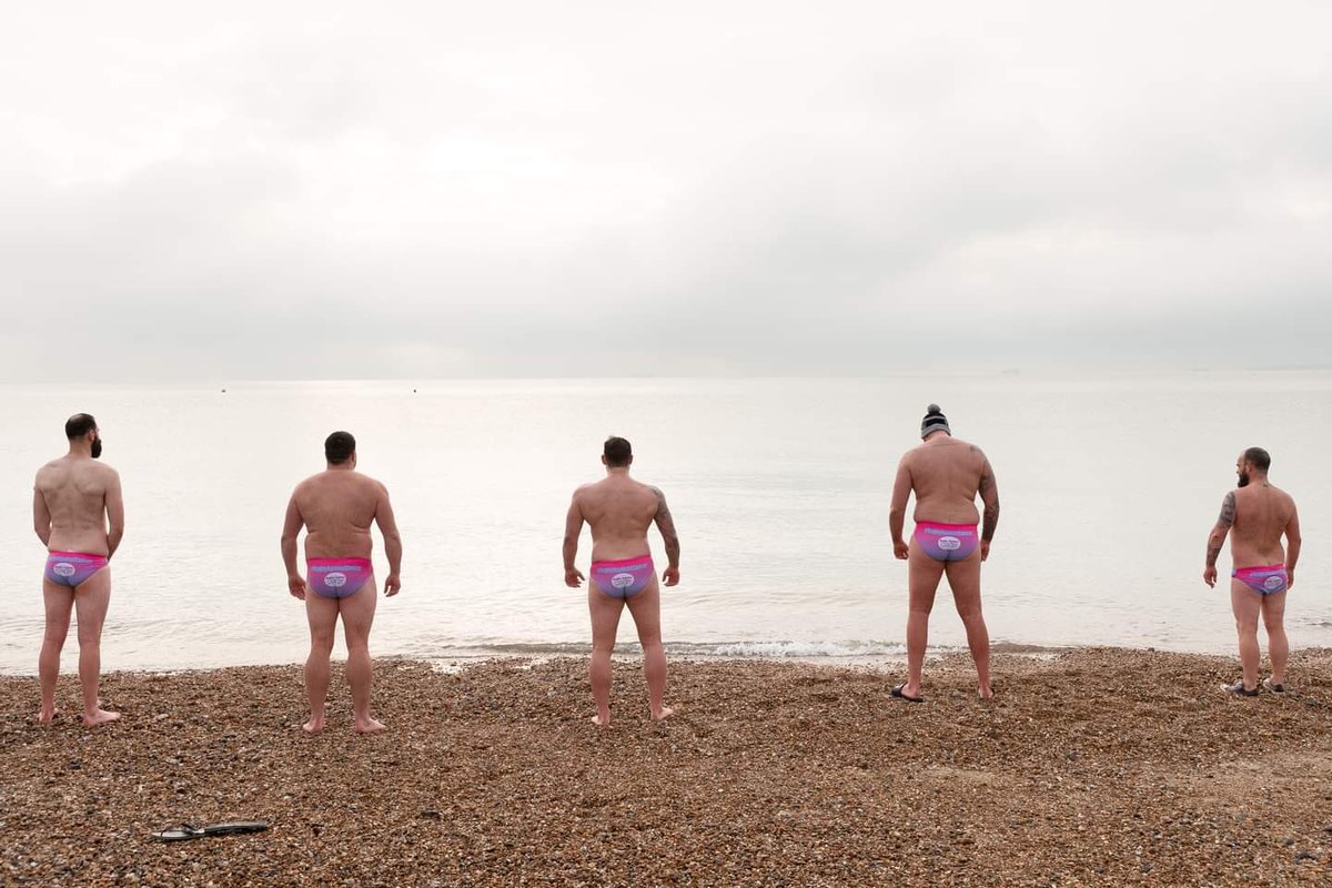 New Years Day Swim which means a maiden voyage for the <a href="/CancerRugby/">Rugby Against Cancer</a> <a href="/BudgySmuggler/">#BudgySmuggler</a>’s #rugbyagainstcancer #cancerrugby #budgies #notmuchsmugglingtoday