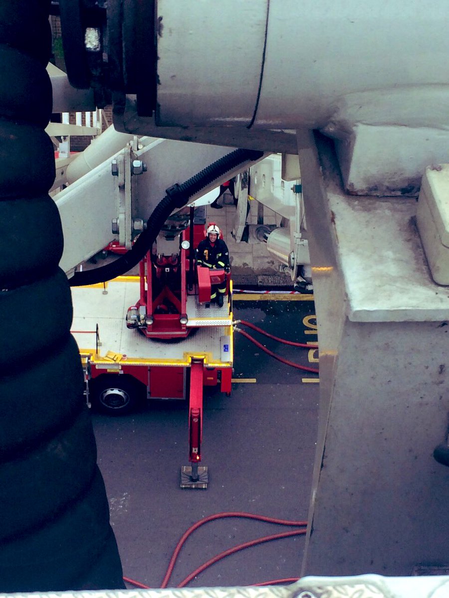 Mick1chara's tweet photo. @paddingtonfire Not often a Guv gets on the Aerial at a 6 pump 🔥 look at the grin on his face! https://t.co/lC6nADOCJM
