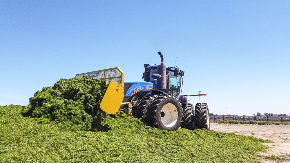 The #SilageKing 👑 is built on the same rock-solid foundation that Degelman is known for, &amp; features a new streamlined design so the blade pushes silage with less hp, while maximizing the approach angle so you can push the silage up where it belongs.

🌐 ow.ly/65Fu50COCxe