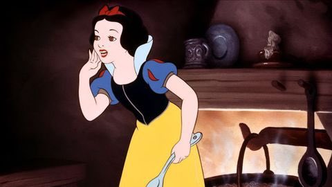 C'est donc Blanche-Neige et les Sept Nains qui ouvre le bal. Je ne l'avais vu qu'une fois ou deux et j'avais oublié certains passages (coucou la larme à l'œil). L'animation d'époque passe toujours aussi bien et le film est vraiment bon malgré quelques longueurs. 7/10