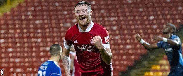 Despite scoring a brace on his first start, the majority of Ryan Edmondson’s minutes in Scotland have come from the bench. Would expect Leeds to hand the 19 year old an extended contract before assessing his next loan move this month  #LUFC