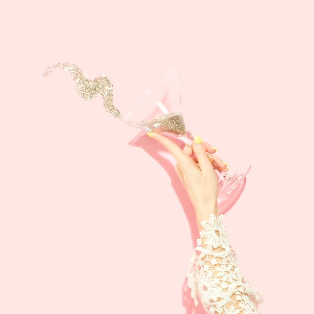 TheBeautyAppUK's tweet photo. WHAT'S YOUR NEW YEARS RESOLUTION? .... https://t.co/qWArEOssQI https://t.co/gDMU0gucKq
