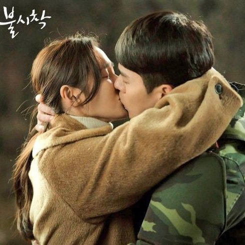  #RiRi couple and  #DoDal couple have same vibe [a thread]:  #CrashLandingOnYou  #StartUp