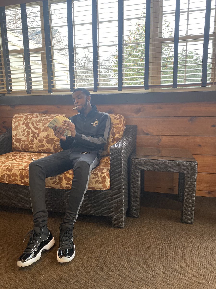 AyeMaineo tweet media