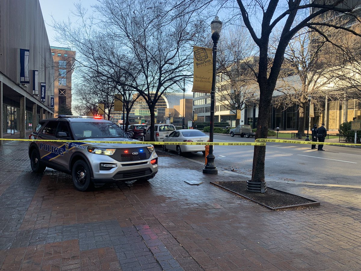 DennisJTing's tweet photo. Police are blocking off part of downtown Louisville. This is at Main and Fourth by the Galt House. Police can’t say what’s going on but they are moving people out of the area. Avoid this part of town. @WHAS11 https://t.co/MHS2MCHEsF