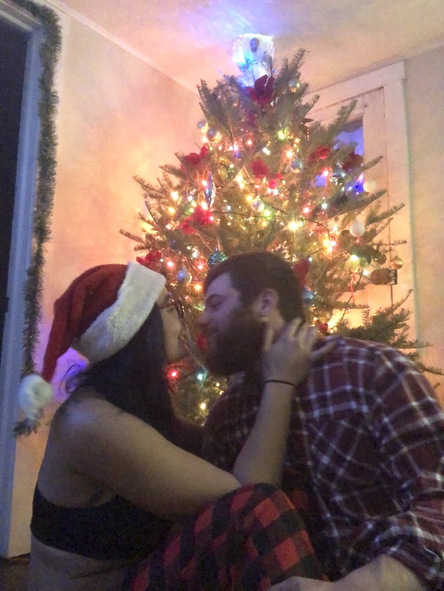 cmartinezx3's tweet photo. Started 2020 off with someone who i thought would spend forever with but I’m ending it with someone better. Almost a year together babe. What a fcking year. We got a house, two fur babies to make a family of 5. I love you with all my heart. Thank you for making my year great. https://t.co/8AvCGoIWLi