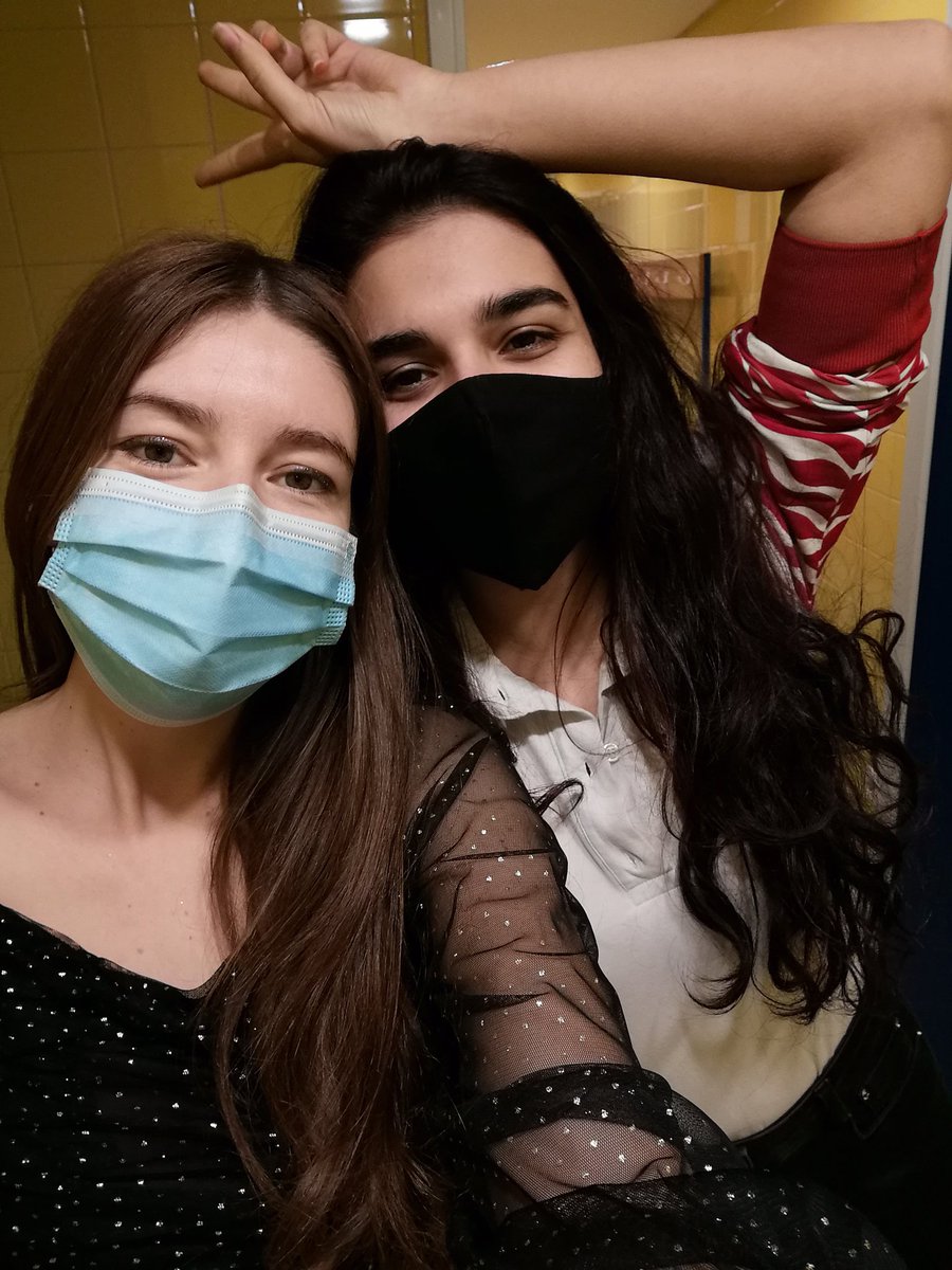 fabulouslymarta's tweet photo. Primeira do ano 💜 https://t.co/oGyyJGwqgU