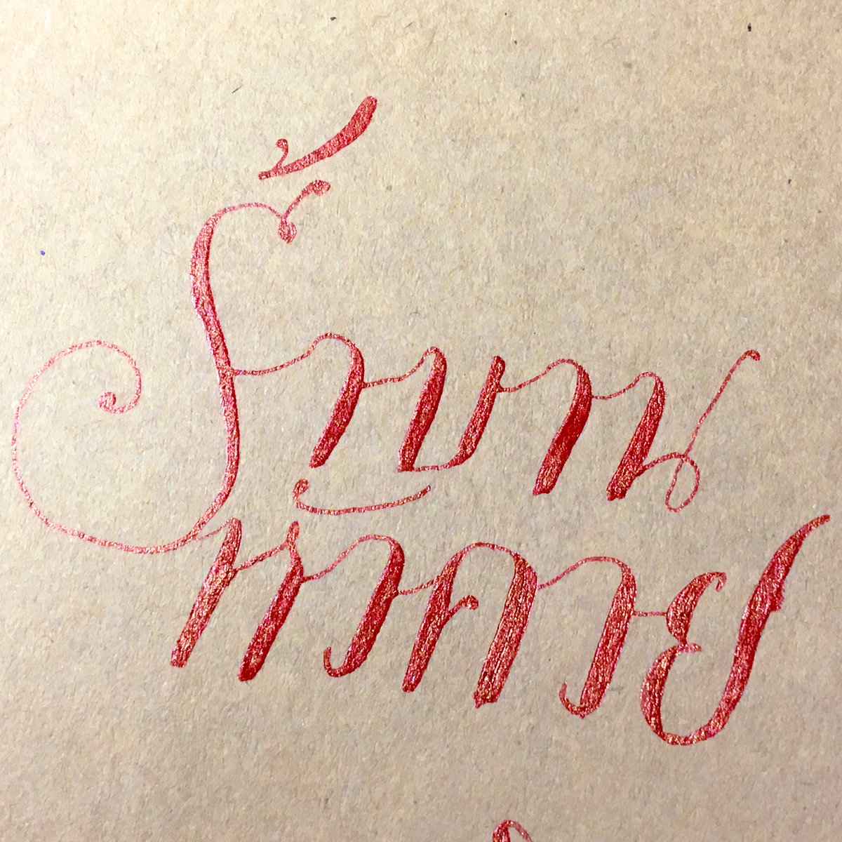 พอเขียนเป็น Calligraphy แล้วข้อความเบาลงเยอะเลยค่ะ