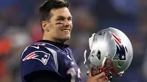 6/ Experience is overrated:Just a little bit of experience combined with a lot of raw talent is worth far more. For HON's hiring process, he made sure that the team was always asking themselves, "Could this person be the next Tom Brady?"